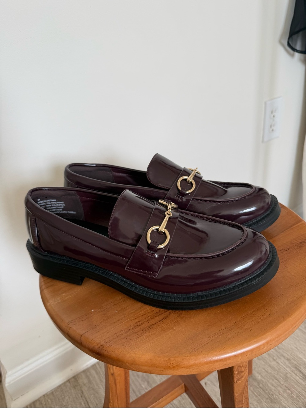 American Eagle Burgundy Patent Horsebit Loafers Gold Hardware Size 9.5